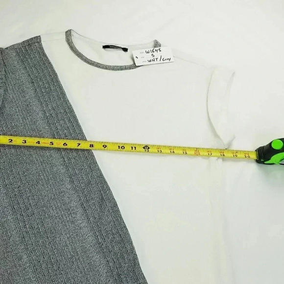 Mixxshoppe Small White Gray Geometric Short Cuffed Sleeve Crew Neck Women's Top - Picture 2 of 10